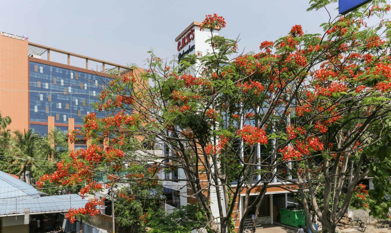 Treebo Trend Cmks Gulmohar Suites Kochi المظهر الخارجي الصورة
