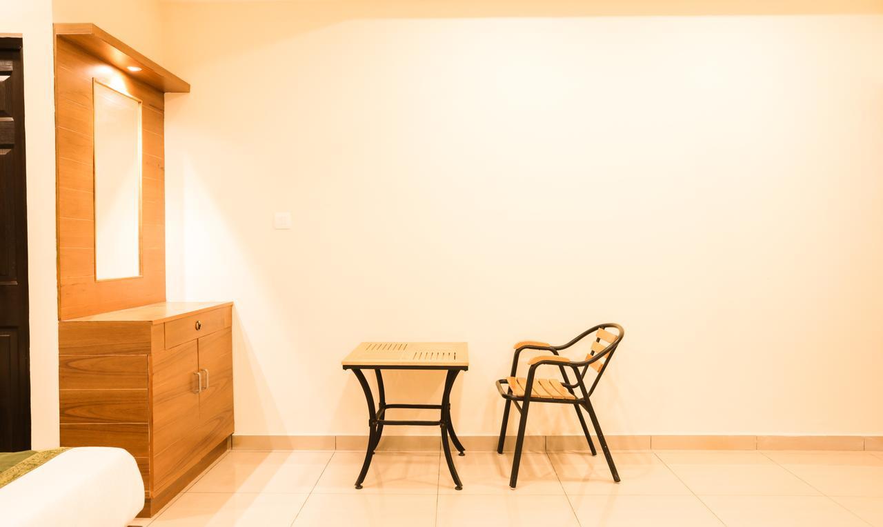 Treebo Trend Cmks Gulmohar Suites Kochi المظهر الخارجي الصورة
