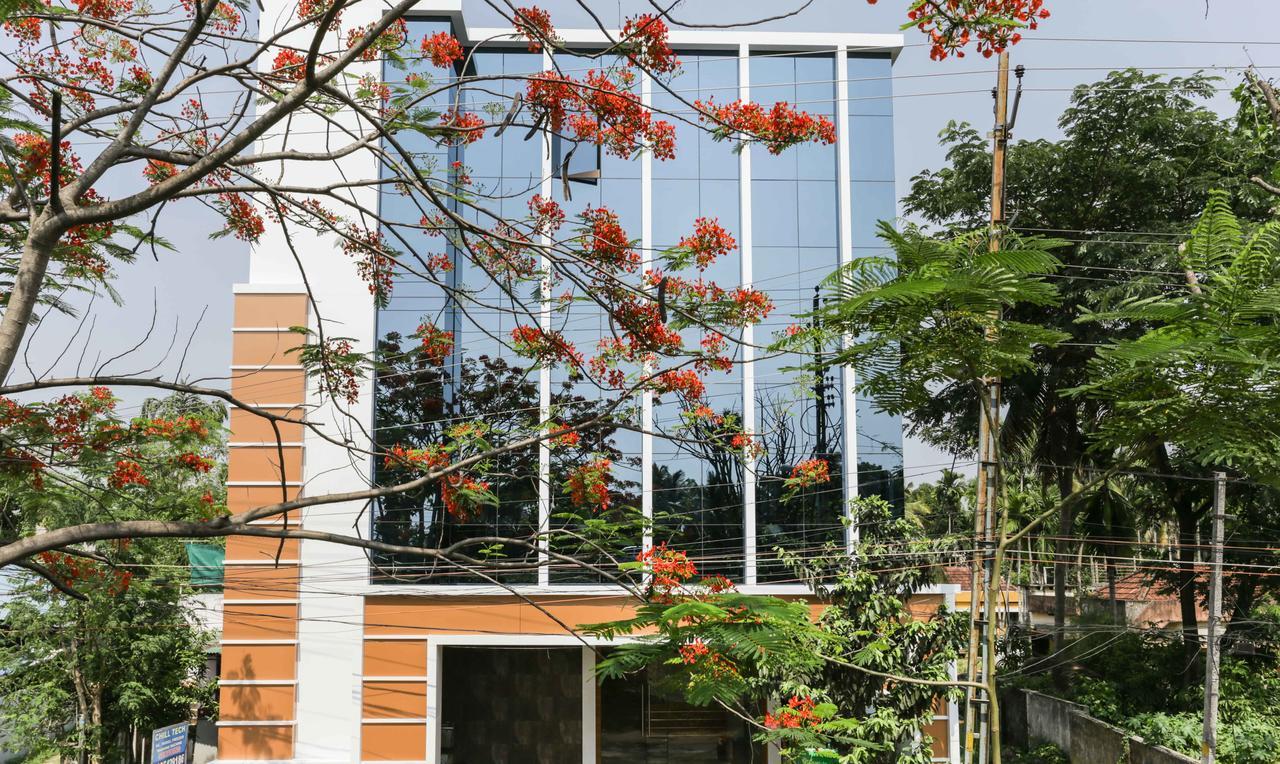 Treebo Trend Cmks Gulmohar Suites Kochi المظهر الخارجي الصورة